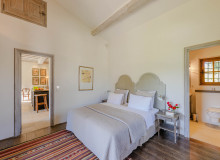 holiday rental jade les parcs st tropez bedroom
