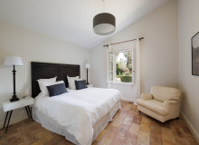 holiday rental la pinette st tropez bedroom