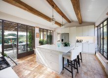 villa for rent la pinette st tropez kitchen