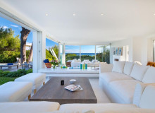 villa for rent salt and sea les salins st tropez living room