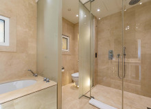 villa for let avenia pampelonne bathroom
