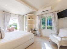 vacation rental avenia pampelonne bedroom