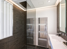 holiday rental tropeziennes les parcs de st tropez bathroom