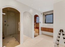 summer villa wave st tropez centre bathroom