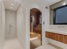 villa for rent wave st tropez centre bathroom