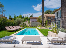 holiday rental wave st tropez centre swimming pool