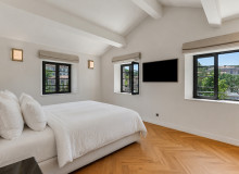 rent villa wave st tropez centre bedroom