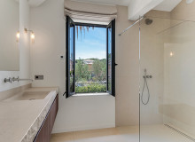 villa for let wave st tropez centre bathroom