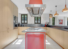 villa for let eudora st tropez kitchen