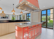 villa for rent eudora st tropez kitchen