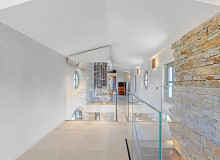 villa for rent eudora st tropez stairs room